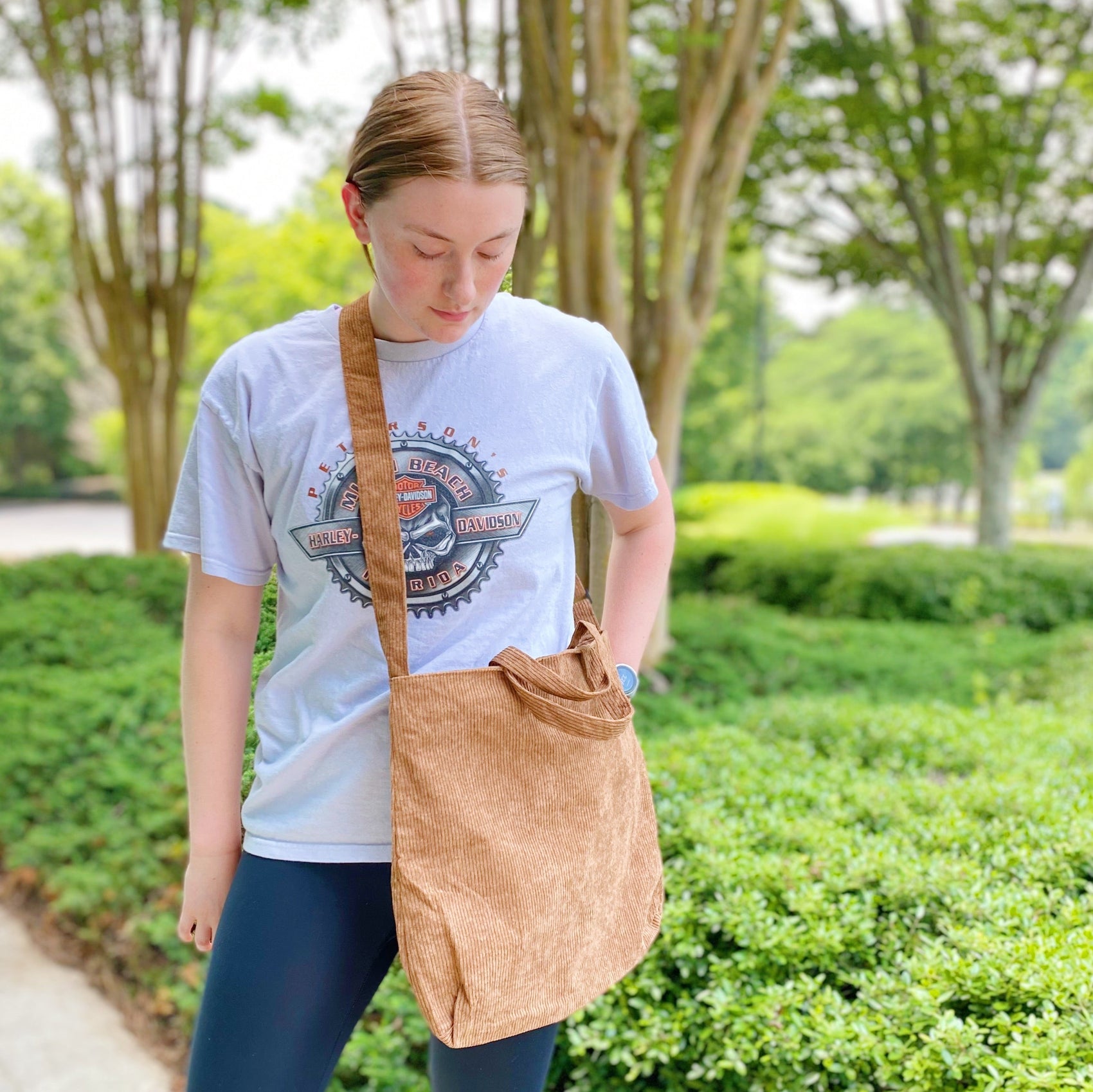 Everyday Corduroy Tote - RoshelLuxe.com