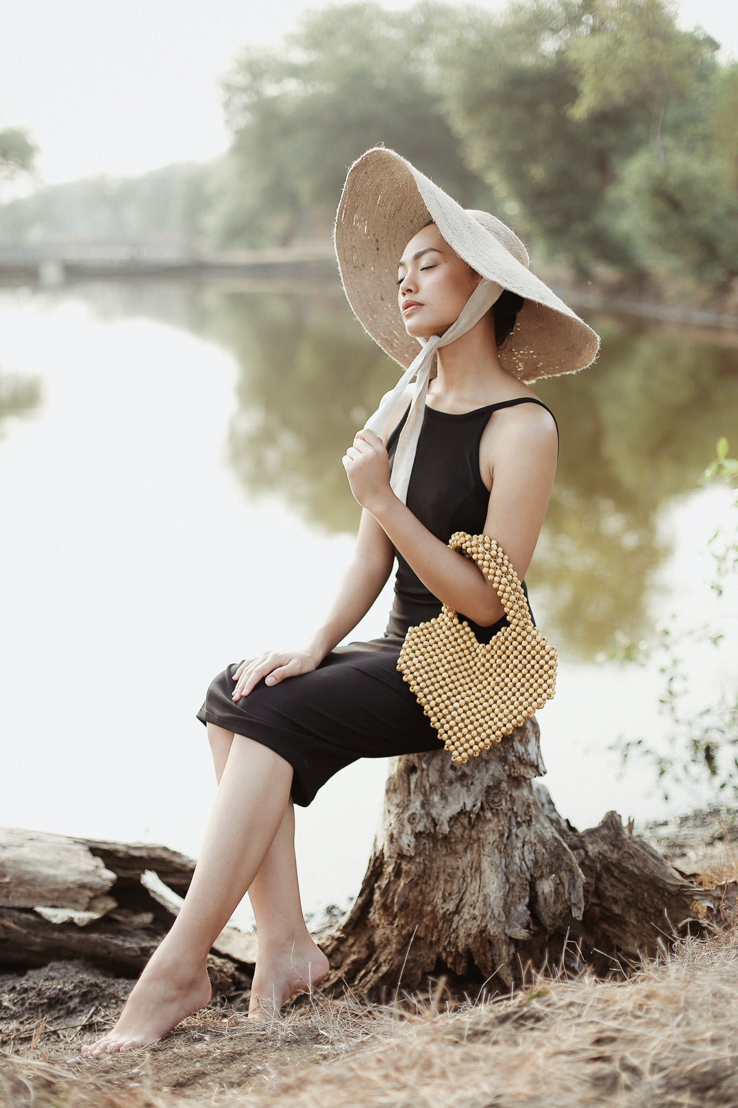 Hati Heart Wood-Beaded Tote Bag - RoshelLuxe.com