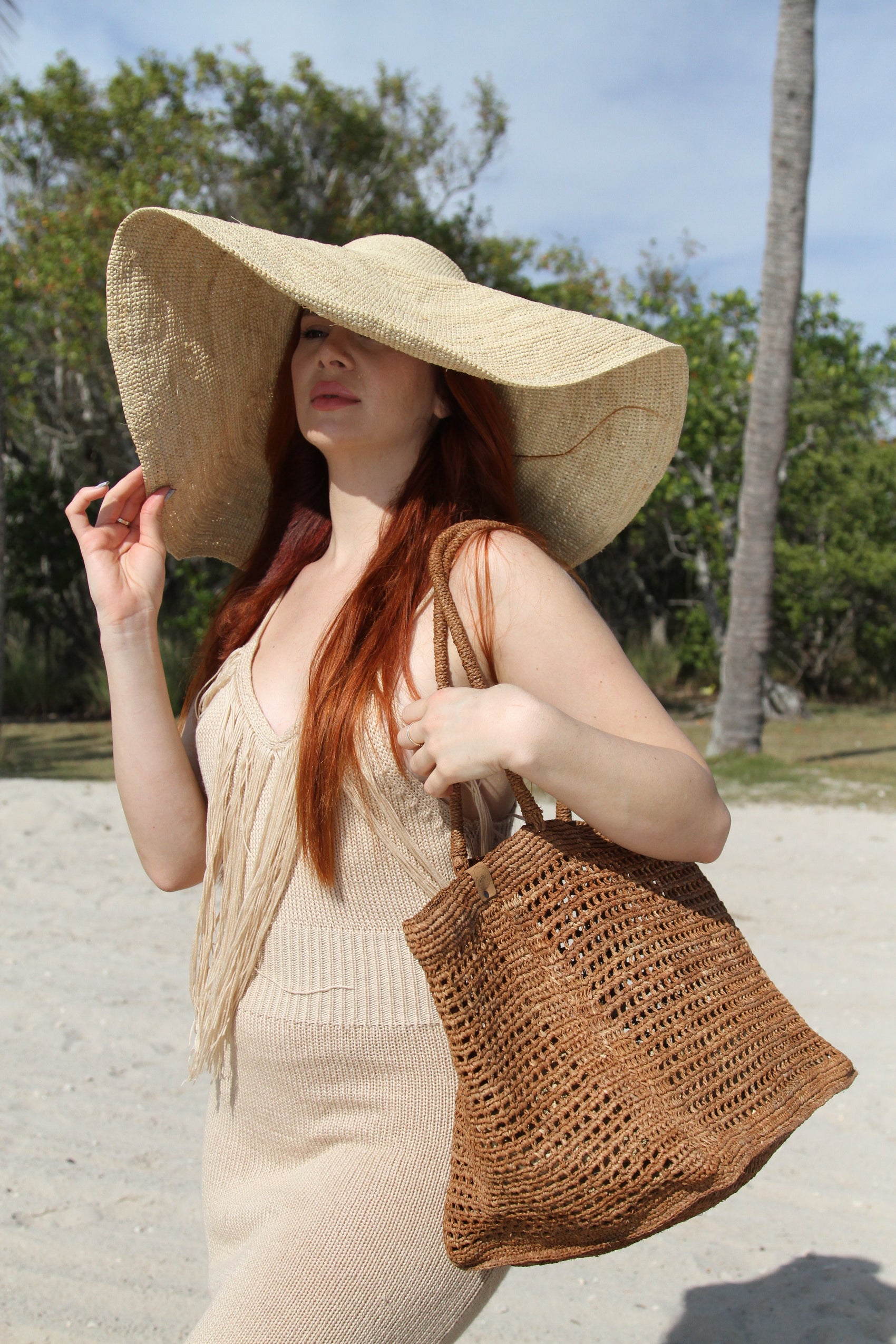 Gisete Beach Tote Bag - RoshelLuxe.com