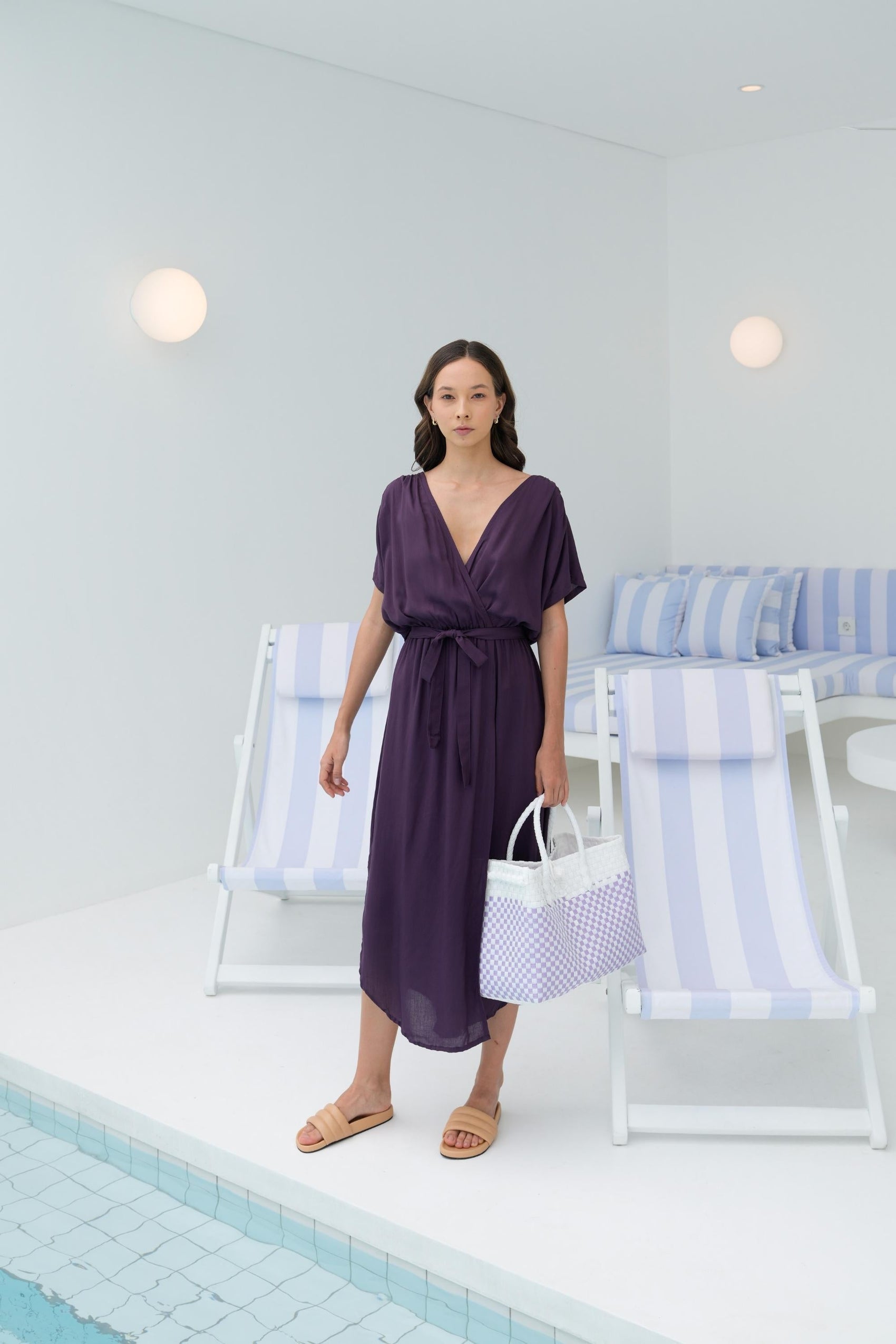 Lola Recycled Plastic Woven Tote Large - White and Lite Purple Checker - RoshelLuxe.com