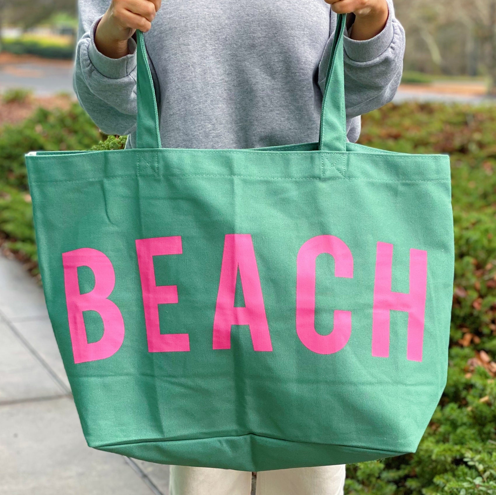 Well Made Beach Canvas Tote - RoshelLuxe.com