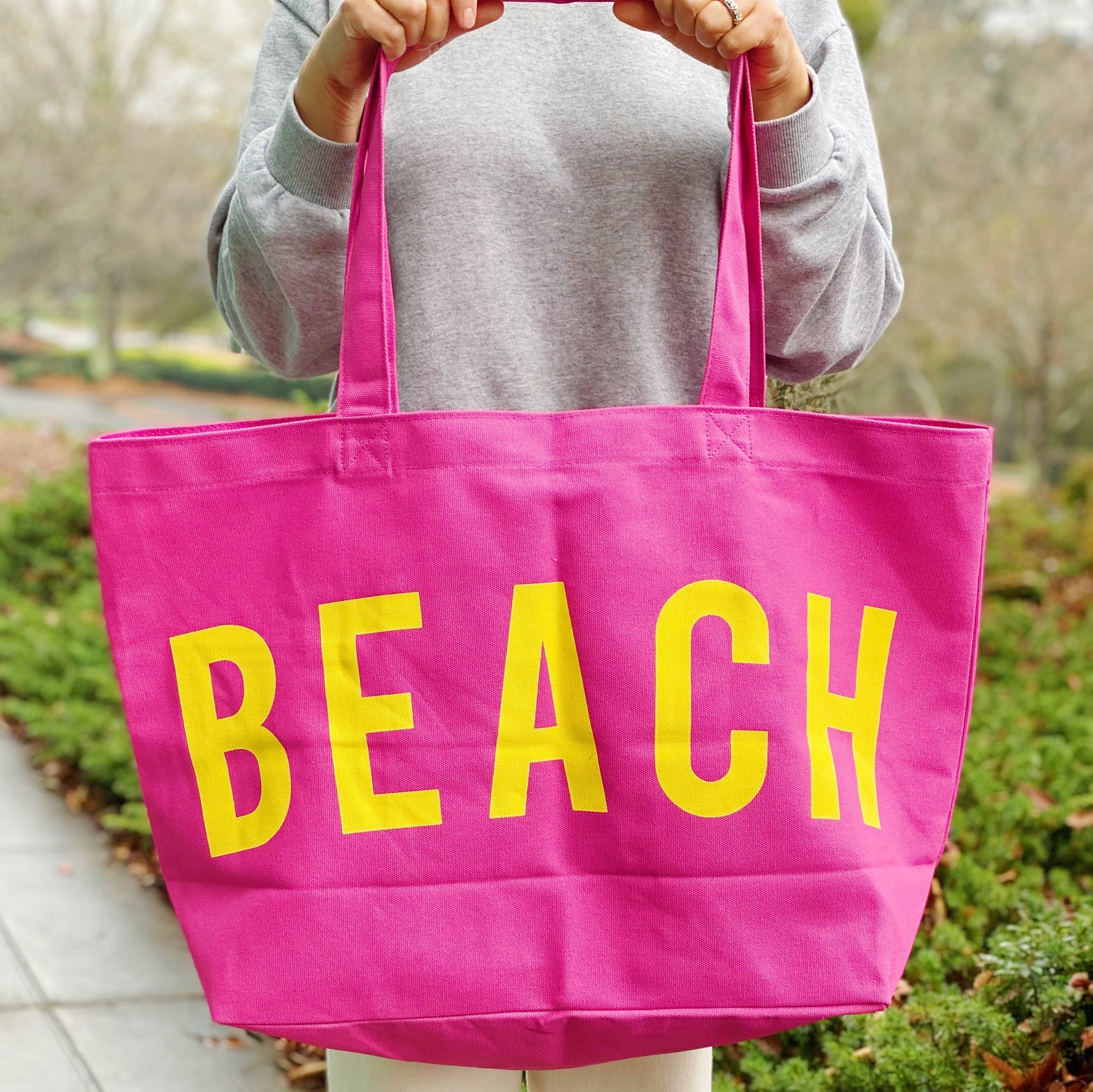 Well Made Beach Canvas Tote - RoshelLuxe.com