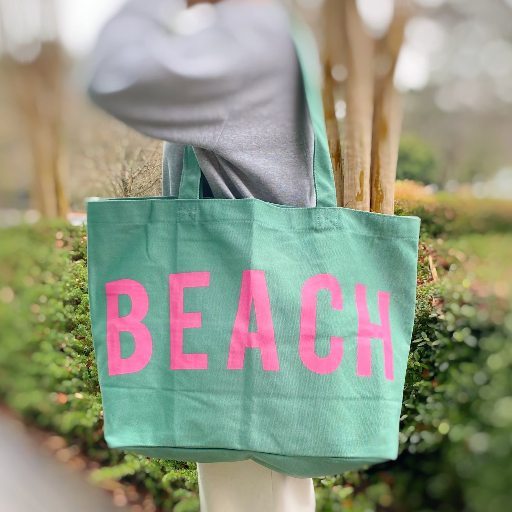 Well Made Beach Canvas Tote - RoshelLuxe.com