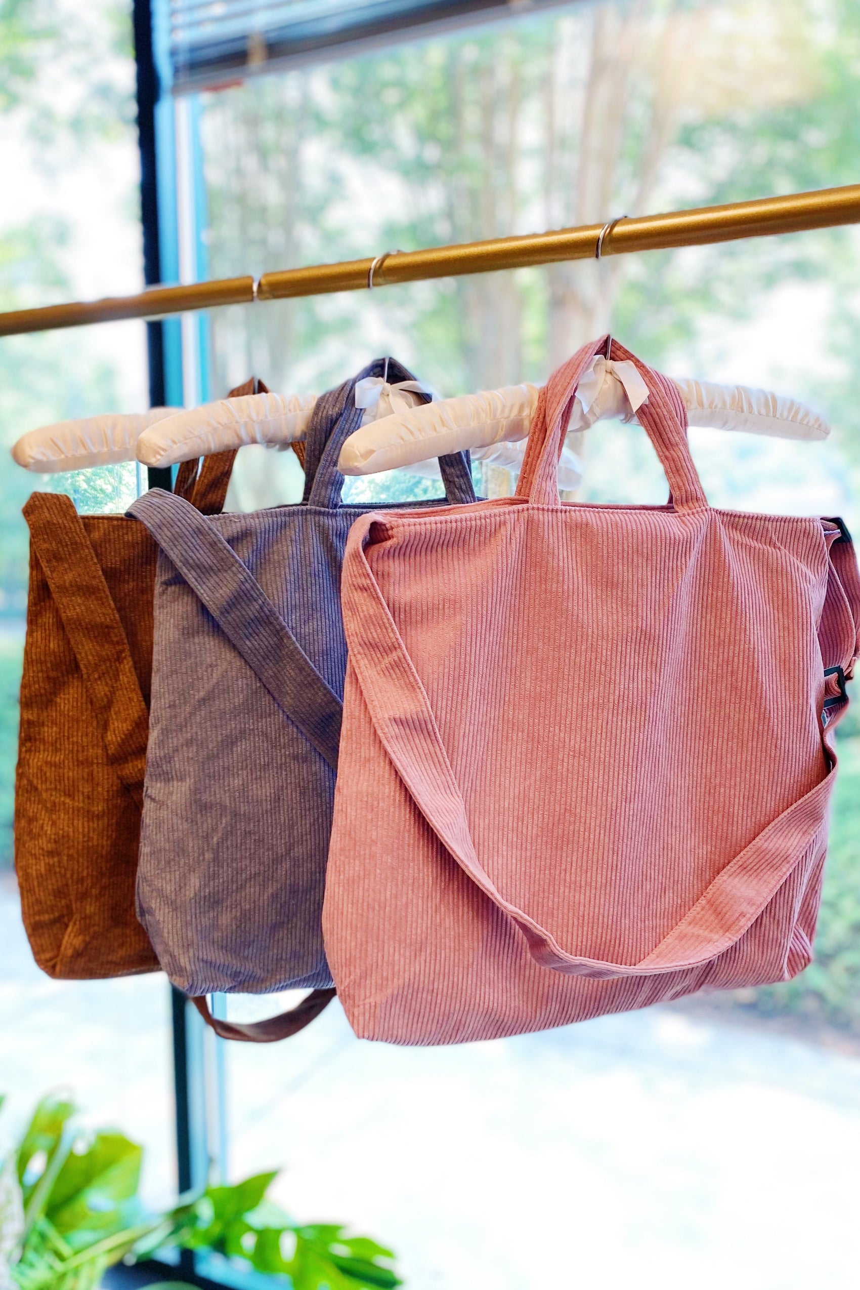 Everyday Corduroy Tote - RoshelLuxe.com