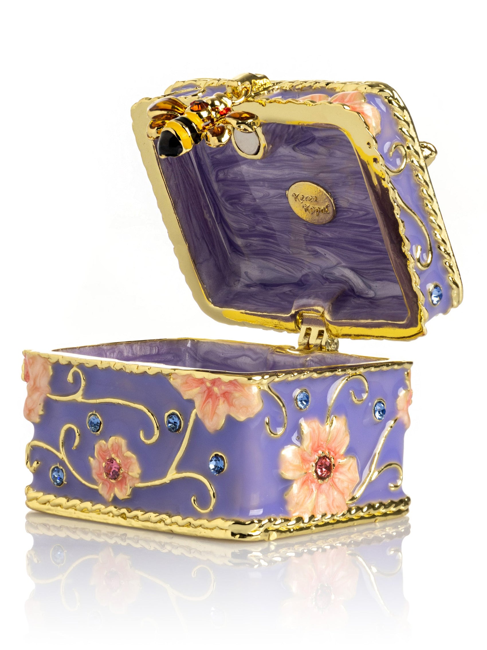vintage travel Bag with a Bee Lock - RoshelLuxe.com