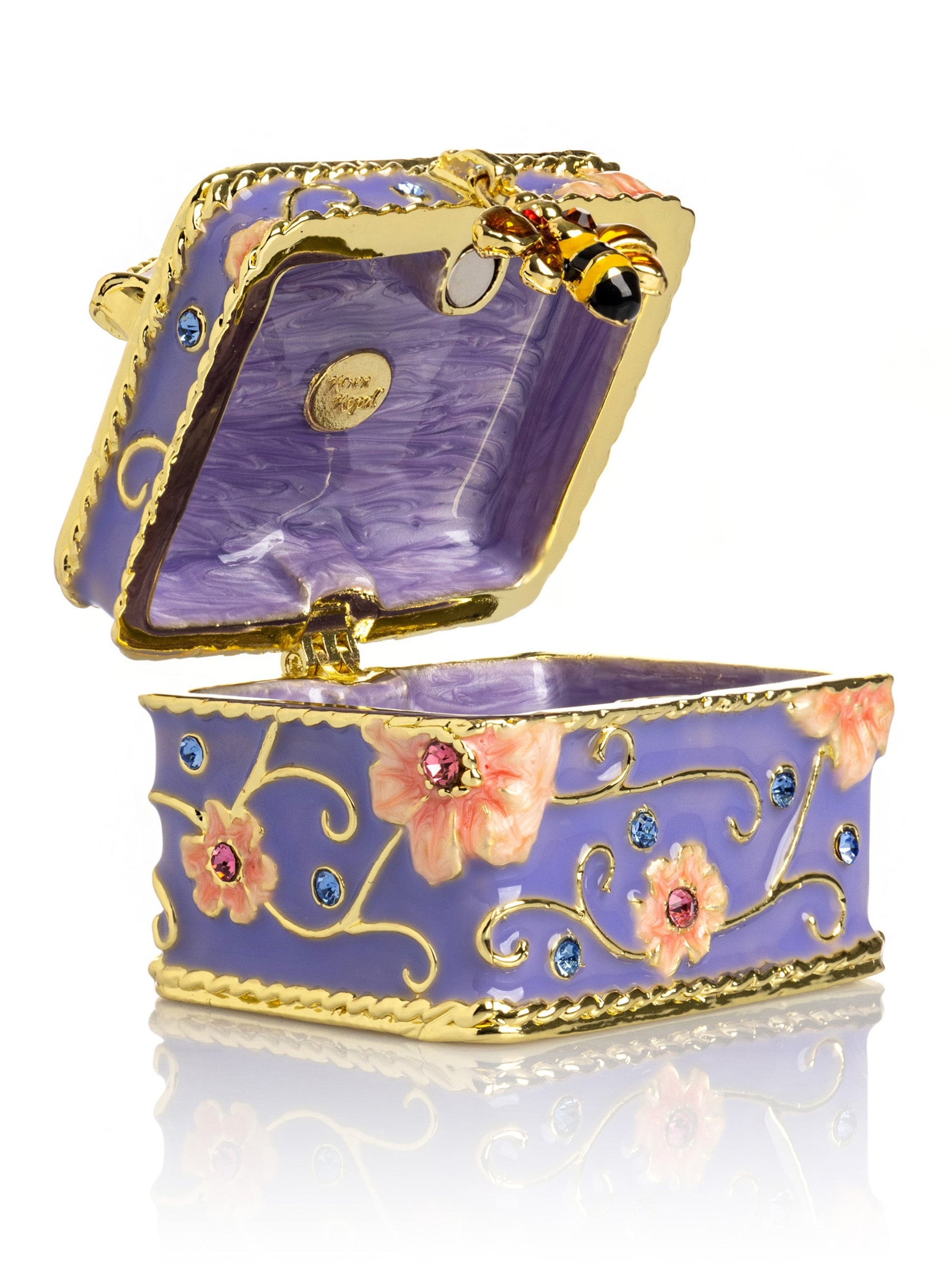 vintage travel Bag with a Bee Lock - RoshelLuxe.com