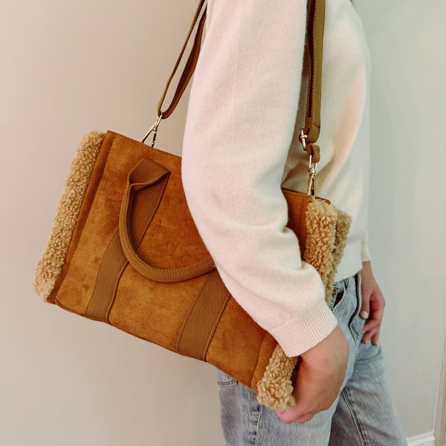 The Tote Crossbody Bag With Handles - RoshelLuxe.com