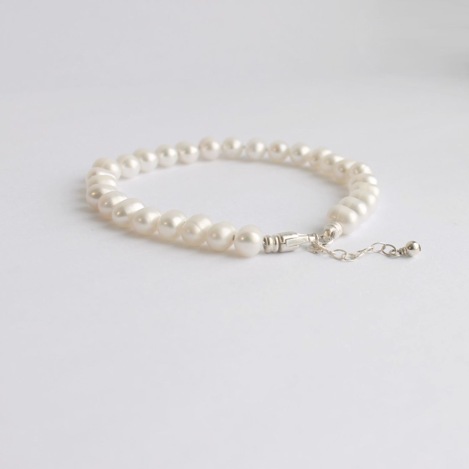 Potato pearl beaded bracelet handmade jewelry for women - RoshelLuxe.com