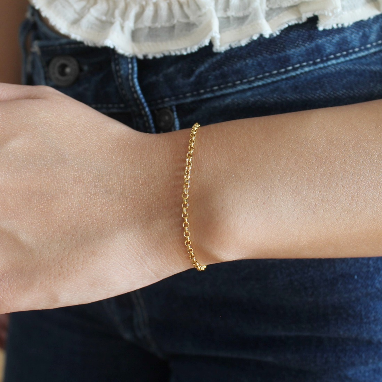 Minimalist gold rolo chain bracelet for women - RoshelLuxe.com