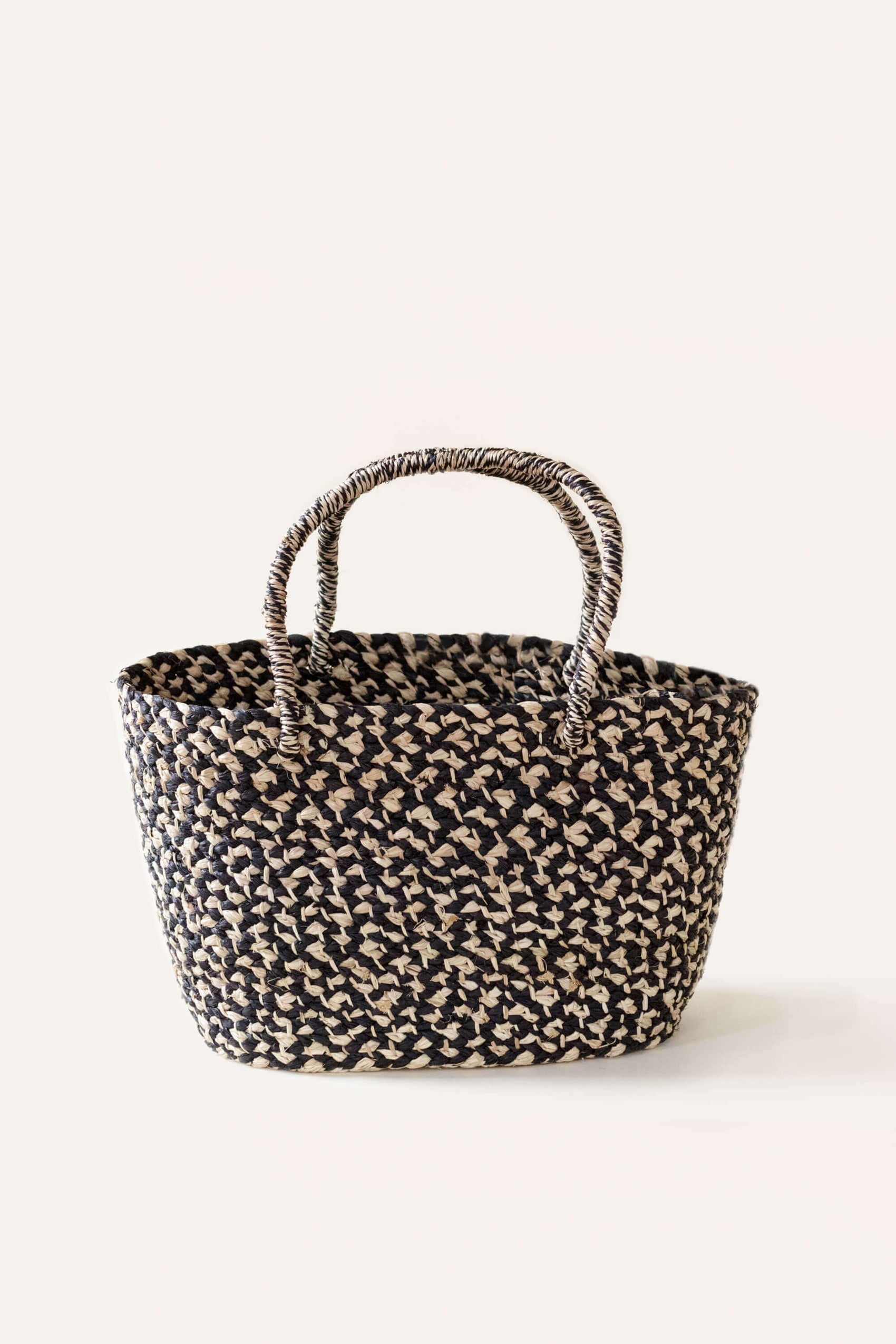 Braided Raffia Tote Black and Natural - RoshelLuxe.com
