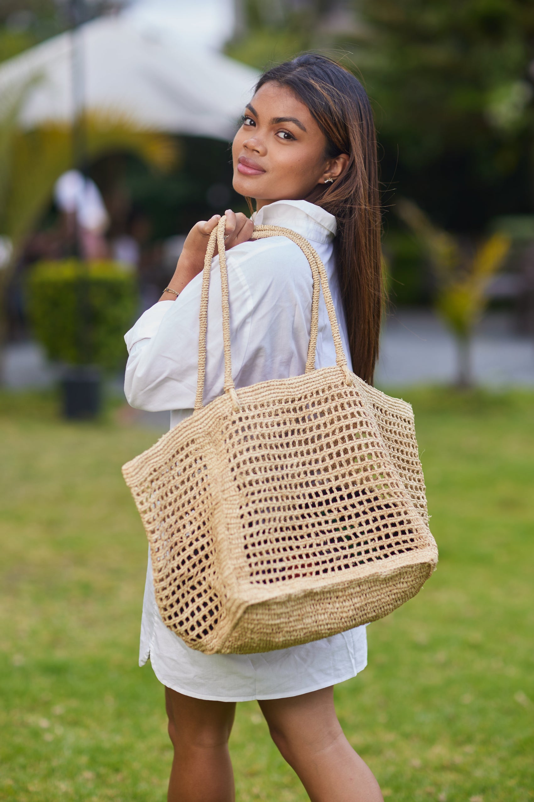 Gisete Beach Tote Bag - RoshelLuxe.com