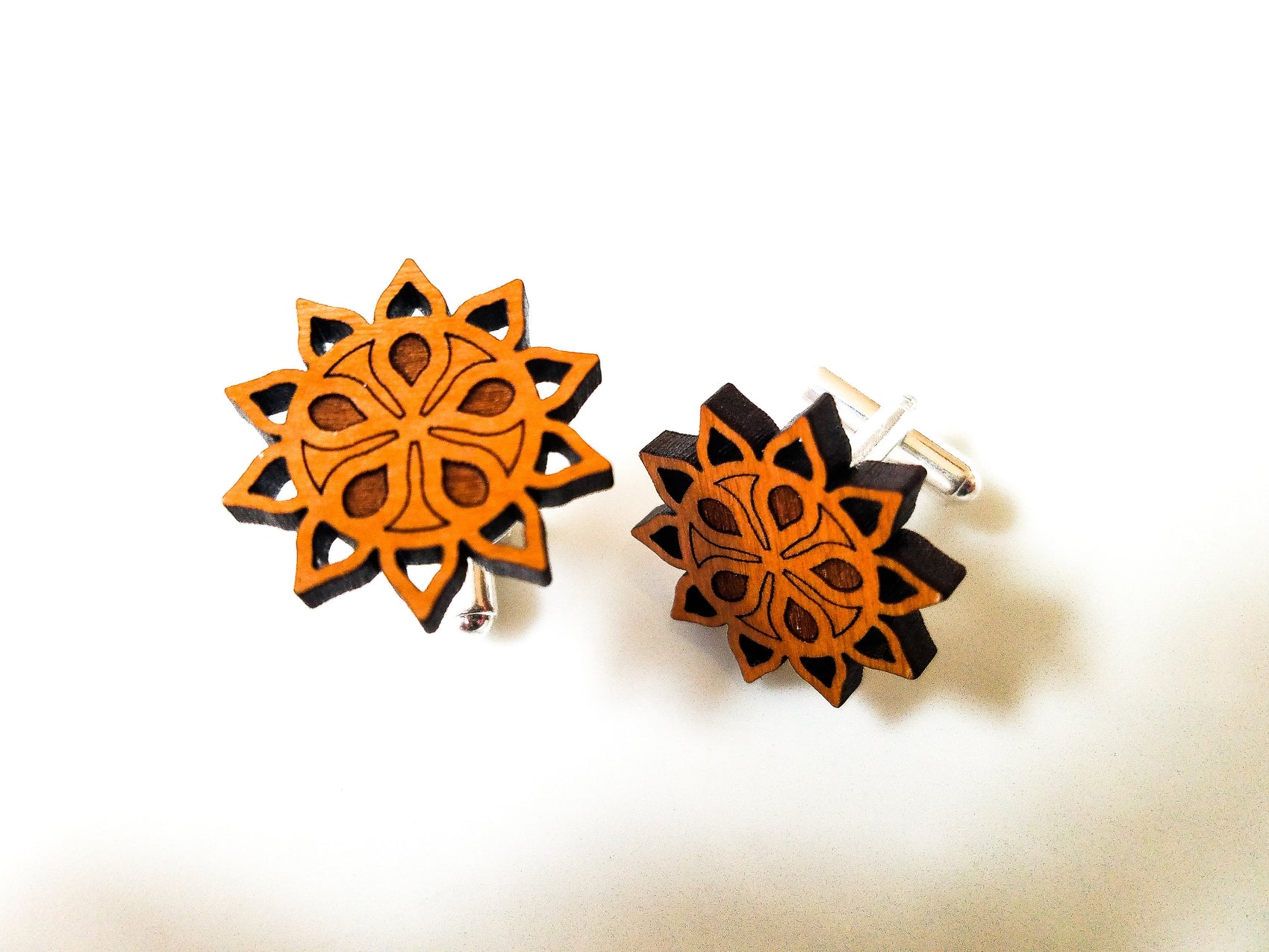 Sun cherry wood cuff links - RoshelLuxe.com