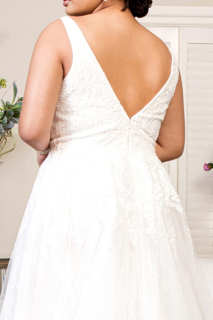V-Neck Embroidery Mesh Wedding Gown w/ Lace Lining - RoshelLuxe.com