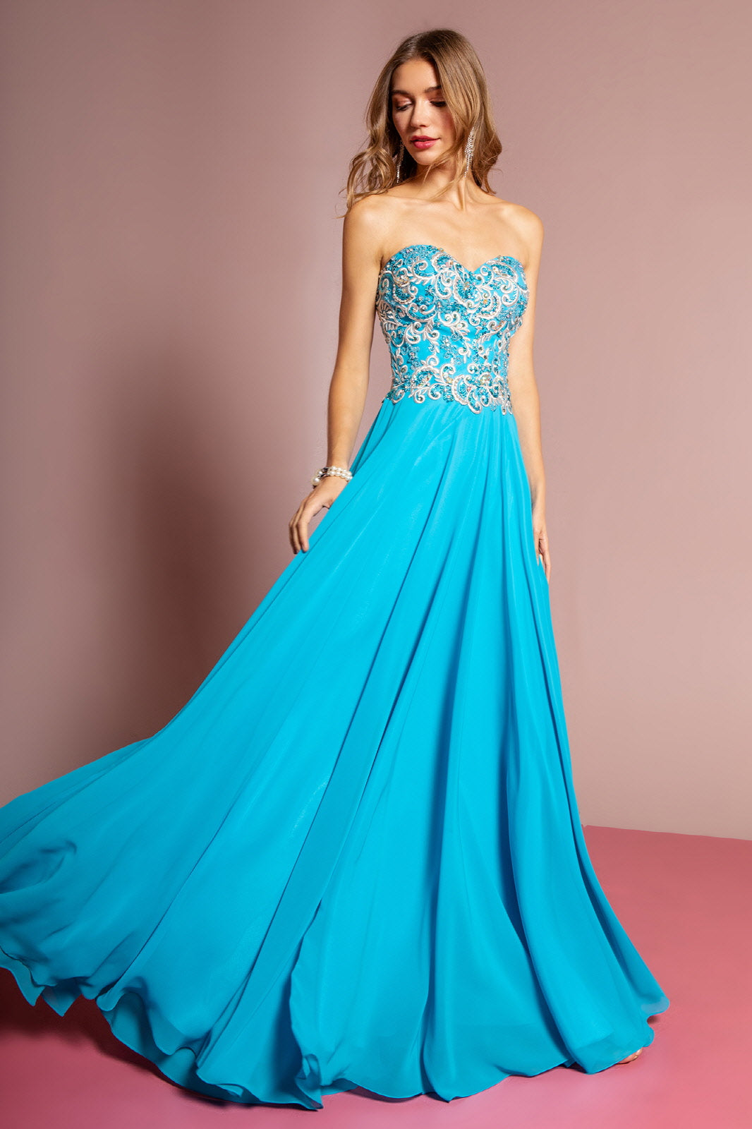 Sleeveless Sweetheart Chiffon Long Dress with Embroidered Detailing - RoshelLuxe.com