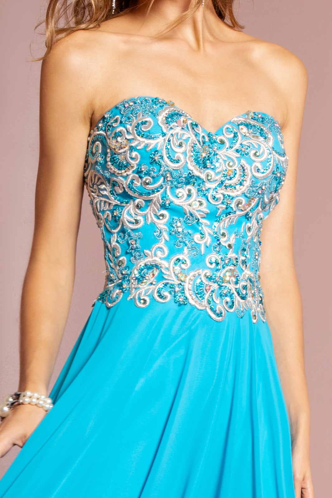 Sleeveless Sweetheart Chiffon Long Dress with Embroidered Detailing - RoshelLuxe.com
