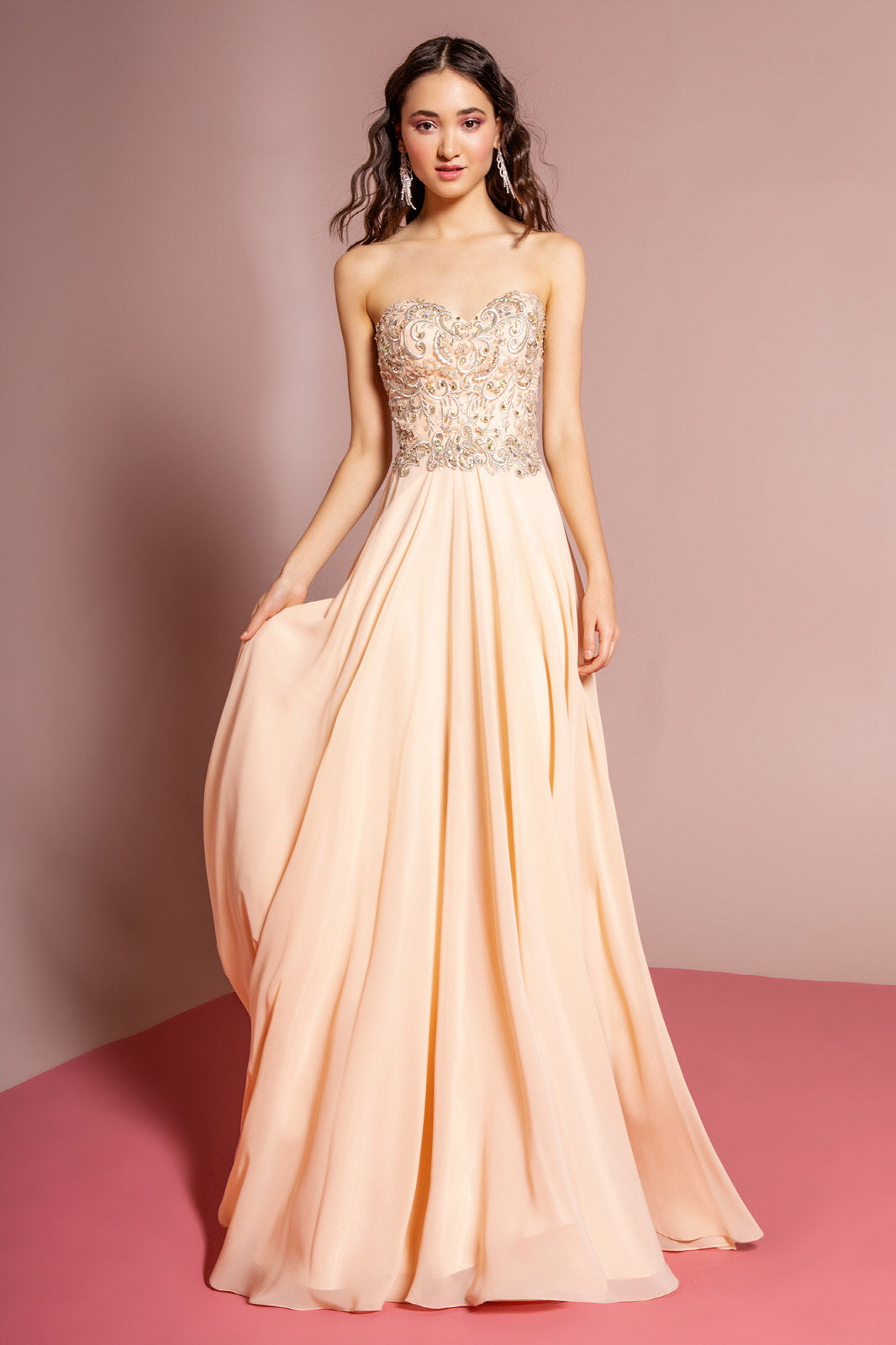 Sleeveless Sweetheart Chiffon Long Dress with Embroidered Detailing - RoshelLuxe.com