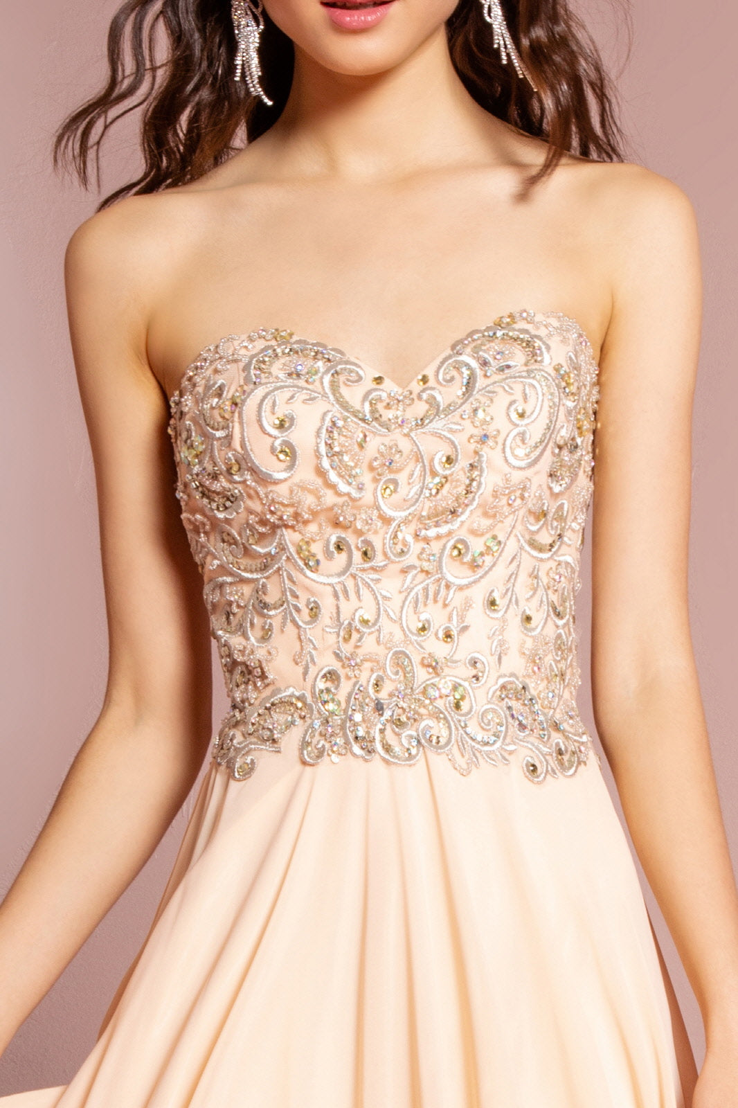 Sleeveless Sweetheart Chiffon Long Dress with Embroidered Detailing - RoshelLuxe.com
