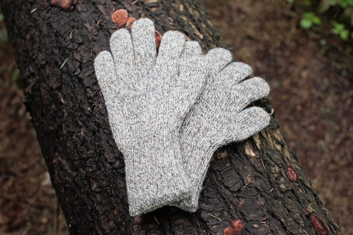 Iditarod 100% Alpaca Double-Thick Reversible Gloves - RoshelLuxe.com