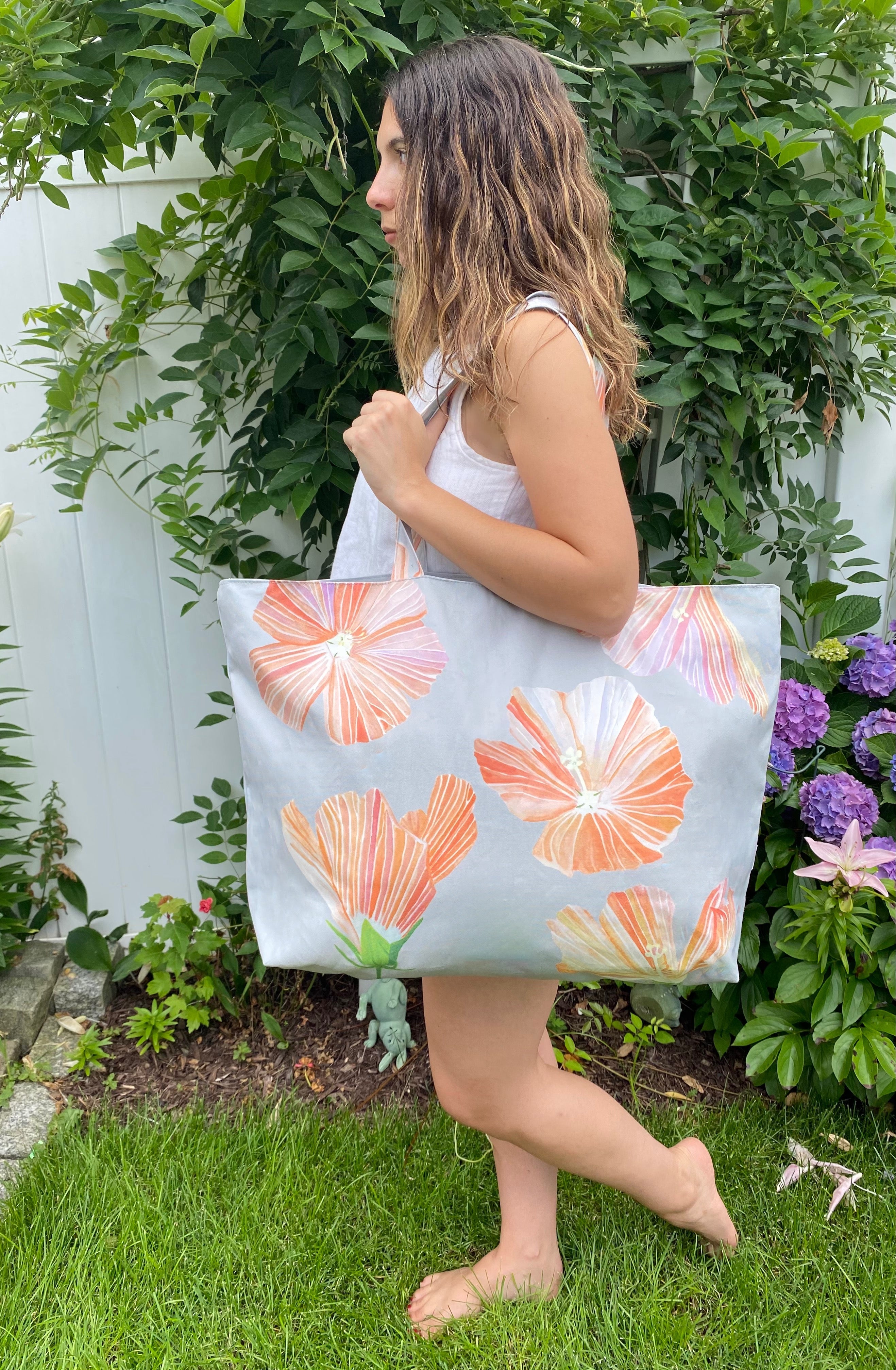 The Weekender Bag: Hibiscus on Grey