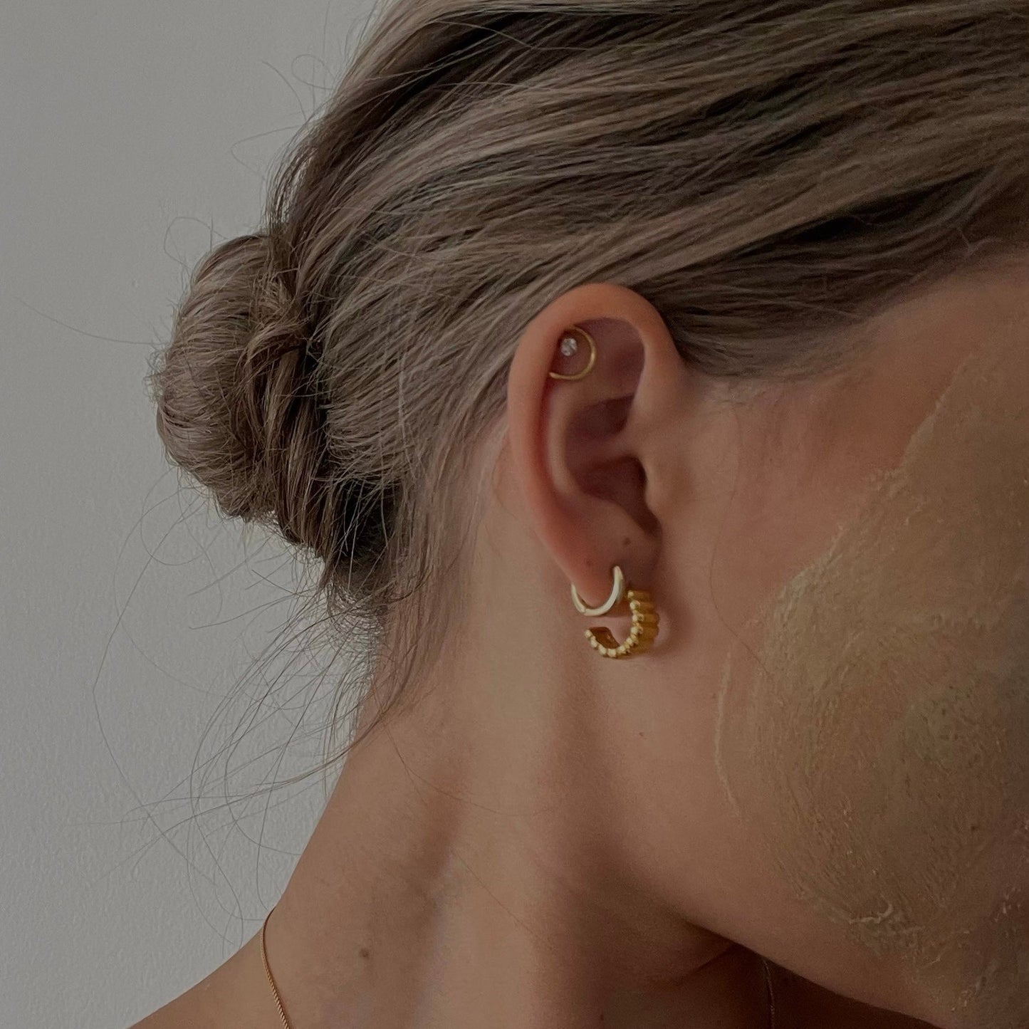 Mini Emma Ribbed Earrings- Gold - RoshelLuxe.com