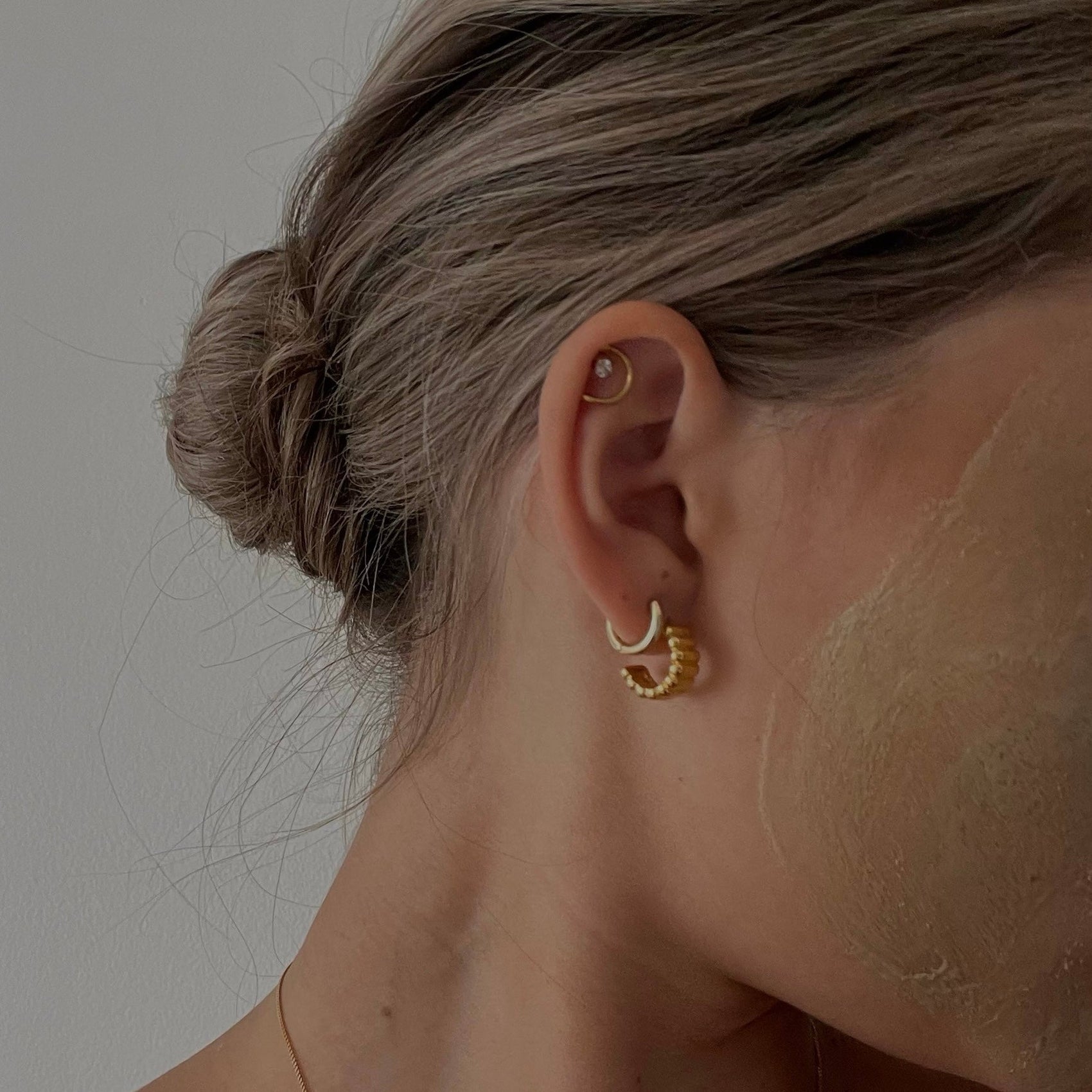 Mini Emma Ribbed Earrings- Gold - RoshelLuxe.com