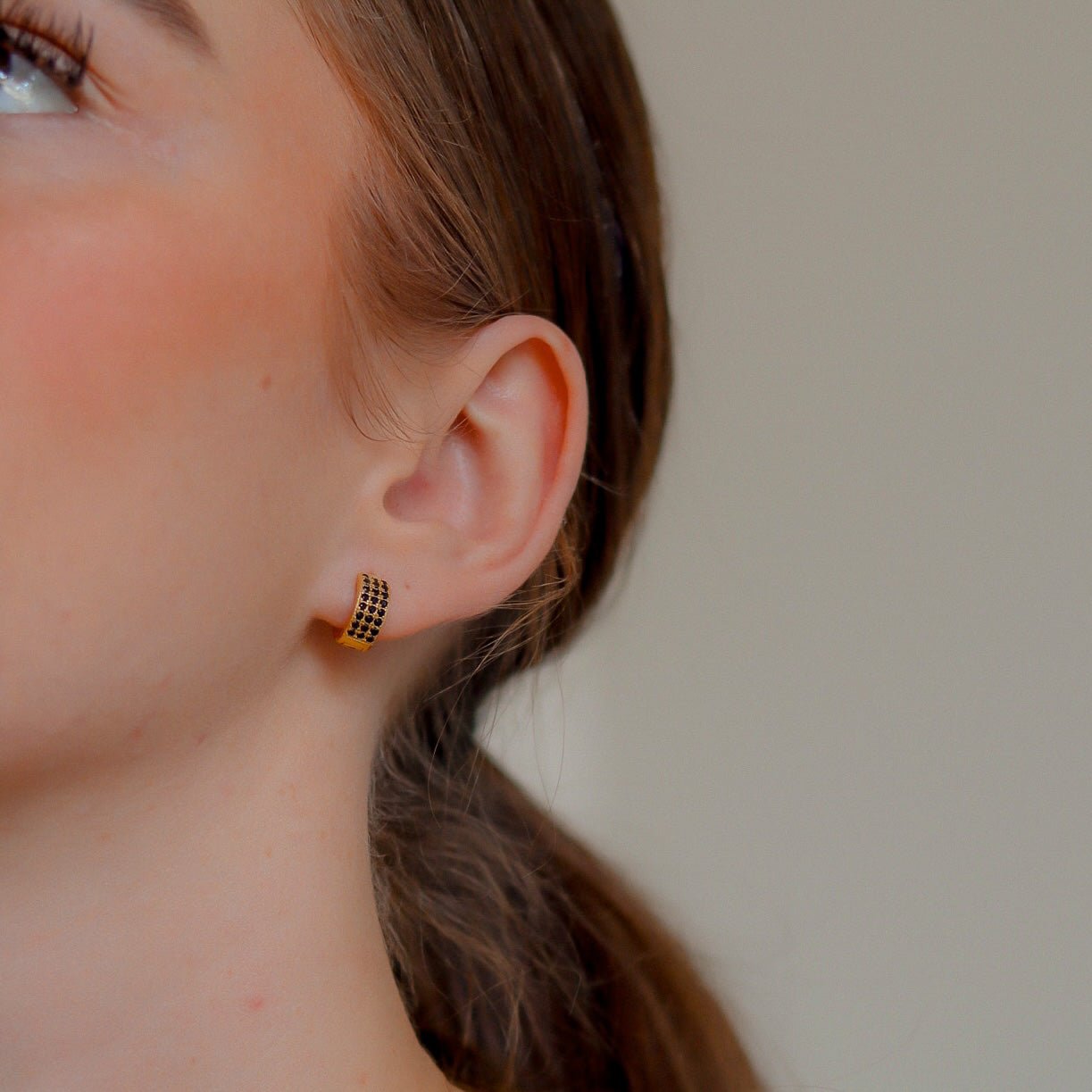 Tara 2.0 huggies -Black Zirconia - RoshelLuxe.com